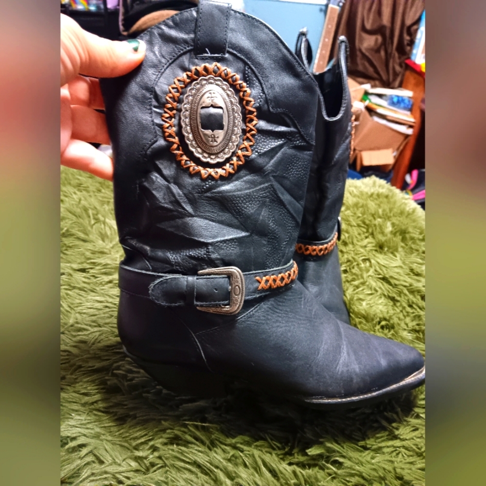 Black leather boots conchos